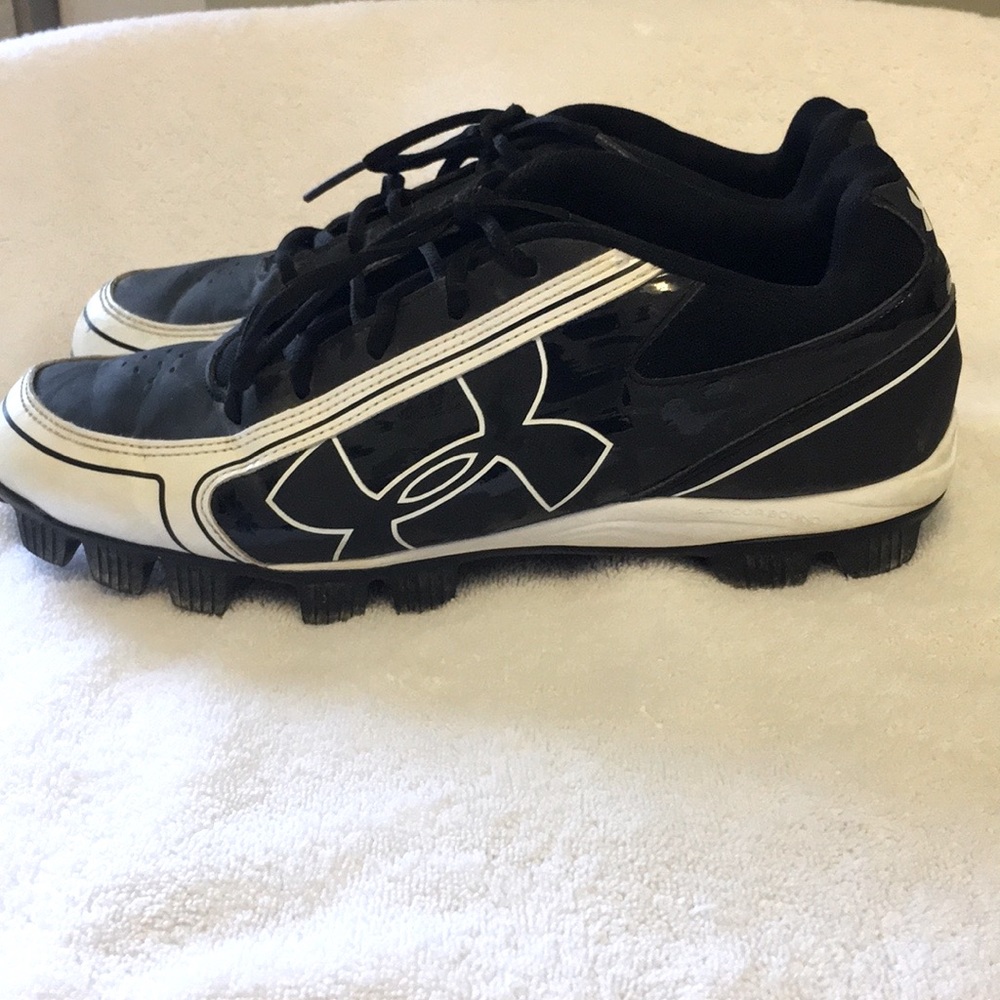 Mens / woman softball- baseball cleats . Used for one season